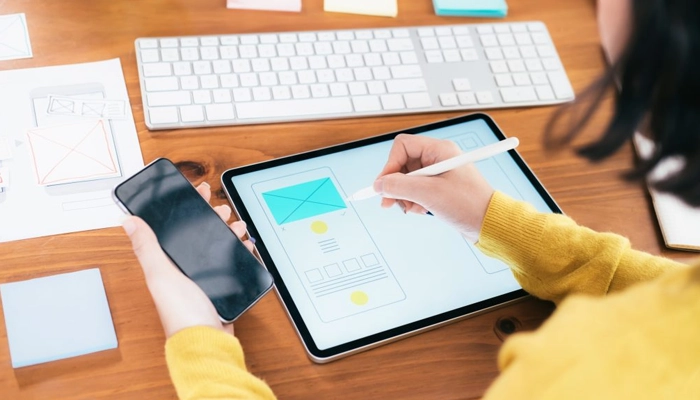 ساخت اپلیکیشن ها توسط چه افرادی انجام می شود؟