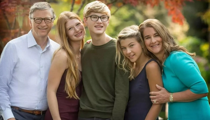 فرزندان بیل گیتس - جنیفر کاترین گیتس (Jennifer Katharine Gates) - روری جان گیتس (Rory John Gates) - فبی آدل گیتس (Phoebe Adele Gates)