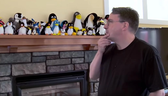 دیدگاه‌ها و نظرات لینوس توروالدز linus torvalds - زندگی نامه لینوس توروالدز - زندگینامه لینوس توروالدز - میز کار لینوس توروالدز 